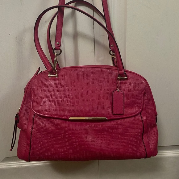 Coach Shoulderbag - Picture 2 of 6